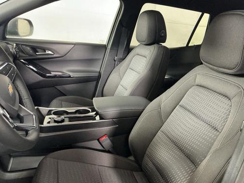 Mosaic Black Metallic 2026 Chevrolet Equinox 1LT