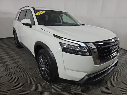 2025 Nissan Pathfinder SV 4WD