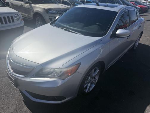 2013 Acura ILX 2.0L w/Premium Package