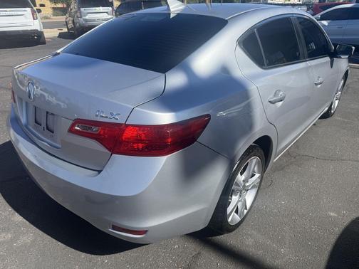 2013 Acura ILX 2.0L w/Premium Package