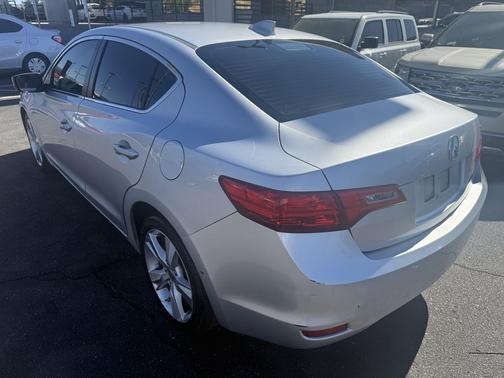2013 Acura ILX 2.0L w/Premium Package