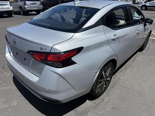 2021 Nissan Versa 1.6 SV