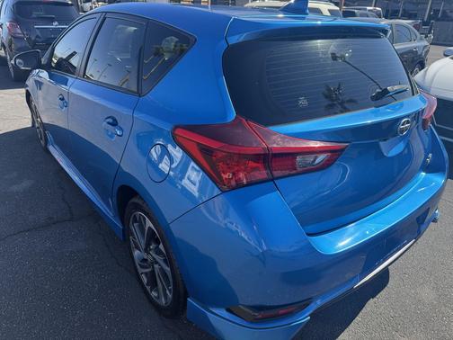 2016 Scion iM 5dr HB Man (Natl)