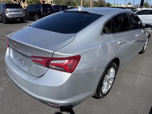 2022 Chevrolet Malibu FWD LT