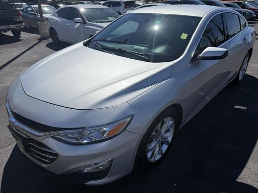 2022 Chevrolet Malibu FWD LT
