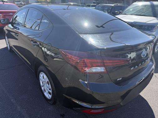 2020 Hyundai ELANTRA SE