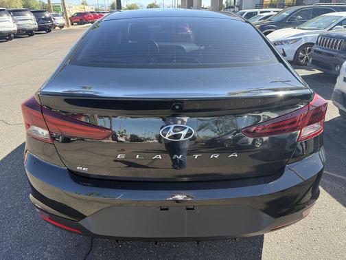 2020 Hyundai ELANTRA SE