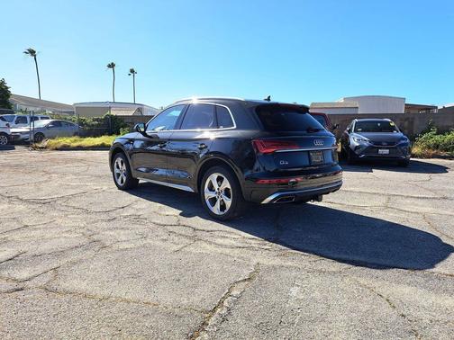 2022 Audi Q5 45 S line Prestige