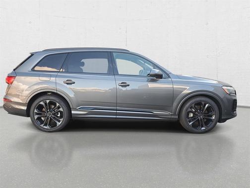 2026 Audi Q7 55 Premium Plus