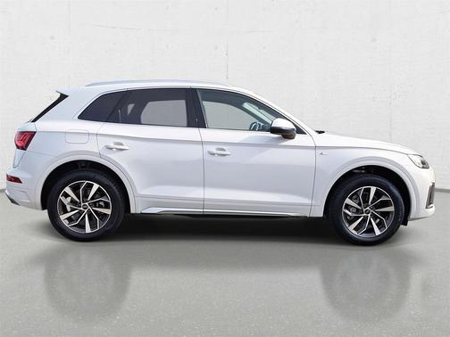 2023 Audi Q5 45 S line Premium