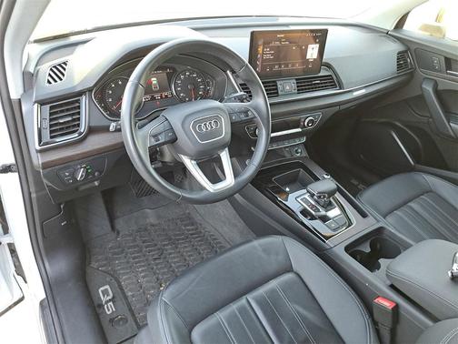 2023 Audi Q5 45 S line Premium