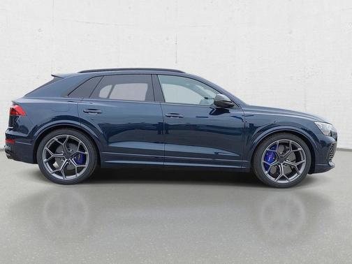 Waitomo Blue Metallic 2026 Audi RS Q8 4.0T