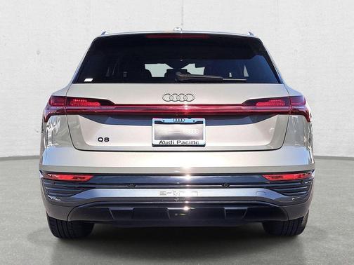 2024 Audi Q8 e-tron Premium Plus