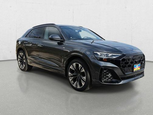 Daytona Gray Pearl Effect 2026 Audi Q8 55 Prestige