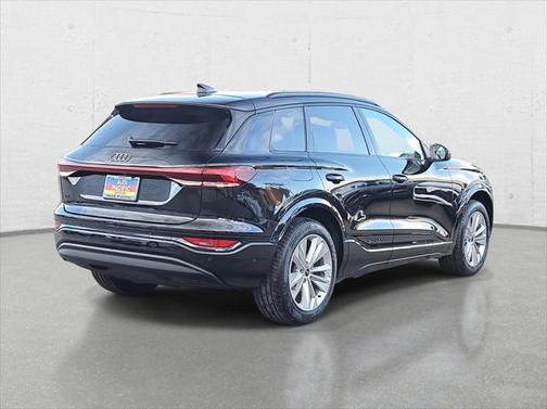 2025 Audi Q6 e-tron Premium Plus