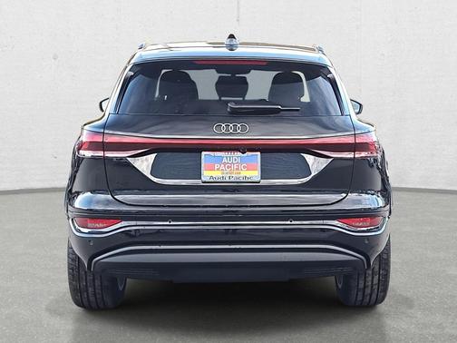 2025 Audi Q6 e-tron Premium Plus