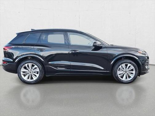2025 Audi Q6 e-tron Premium Plus