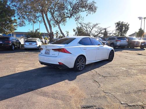 2018 Lexus IS 300 Base