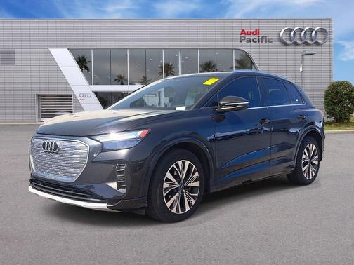 Mythos Black Metallic 2023 Audi Q4 e-tron Premium Plus 40 RWD