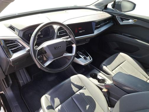 Mythos Black Metallic 2023 Audi Q4 e-tron Premium Plus 40 RWD