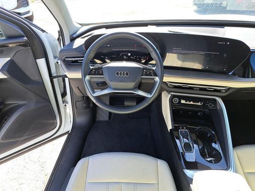 2025 Audi Q5 Premium TFSI quattro S tronic