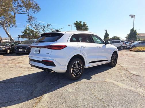 2025 Audi Q5 Premium TFSI quattro S tronic