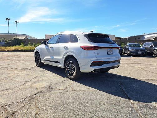 2025 Audi Q5 Premium TFSI quattro S tronic