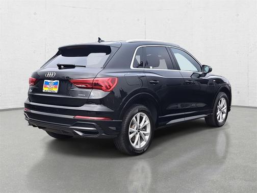 2023 Audi Q3 Premium 45 TFSI S line quattro Tiptronic