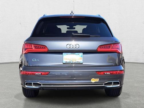 Manhattan Gray Metallic 2020 Audi Q5 Premium 55 TFSI e quattro S tronic