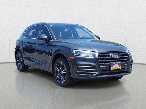 Manhattan Gray Metallic 2020 Audi Q5 Premium 55 TFSI e quattro S tronic