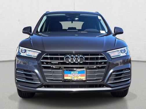 Manhattan Gray Metallic 2020 Audi Q5 Premium 55 TFSI e quattro S tronic