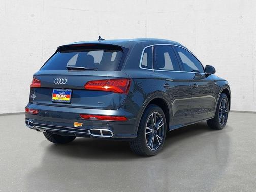 Manhattan Gray Metallic 2020 Audi Q5 Premium 55 TFSI e quattro S tronic