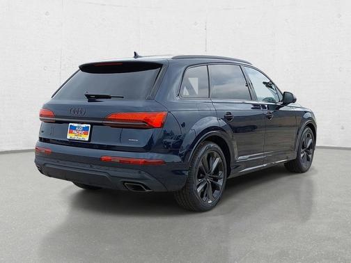 Waitomo Blue Metallic 2026 Audi Q7 55 Premium Plus