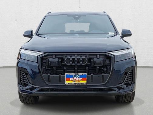 Waitomo Blue Metallic 2026 Audi Q7 55 Premium Plus