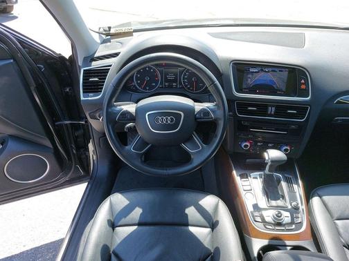 Lava Gray Pearl Effect 2015 Audi Q5 2.0T Premium Plus