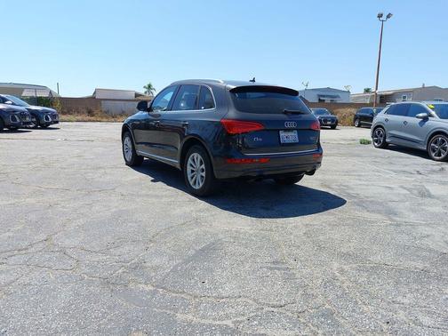 Lava Gray Pearl Effect 2015 Audi Q5 2.0T Premium Plus