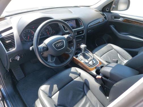 Lava Gray Pearl Effect 2015 Audi Q5 2.0T Premium Plus