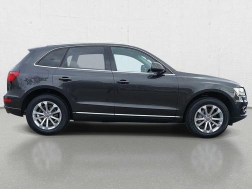 Lava Gray Pearl Effect 2015 Audi Q5 2.0T Premium Plus