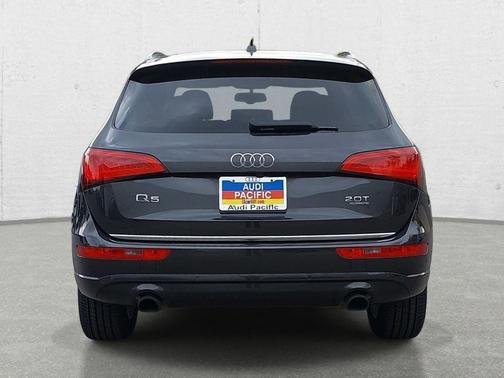 Lava Gray Pearl Effect 2015 Audi Q5 2.0T Premium Plus