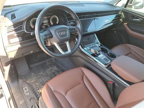 2023 Audi Q7 45 Premium