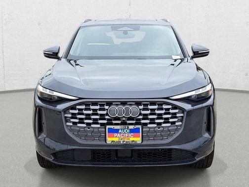 Tambora Gray Metallic 2026 Audi Q5 Premium Plus TFSI quattro S tronic