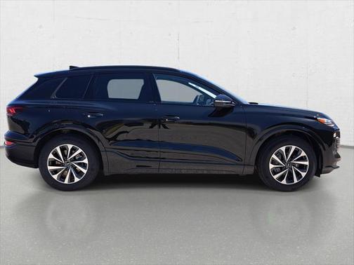 2025 Audi Q6 e-tron Prestige quattro