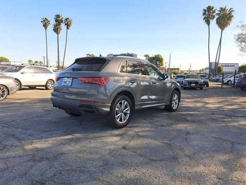 2024 Audi Q3 Premium 45 TFSI S line quattro Tiptronic