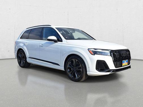 2026 Audi Q7 55 Premium Plus