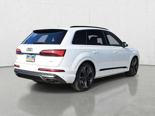 2026 Audi Q7 55 Premium Plus