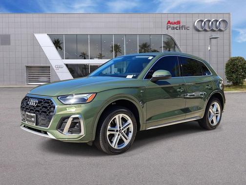 District Green Metallic 2023 Audi Q5 e 55 S line Premium Plus