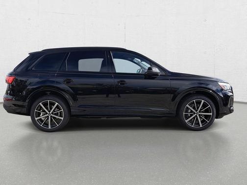 2026 Audi Q7 45 Premium Plus
