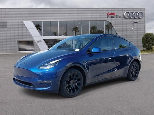 2022 Tesla Model Y Long Range Dual Motor All-Wheel Drive