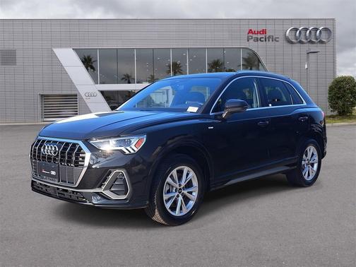 2025 Audi Q3 Premium 45 TFSI S line quattro Tiptronic