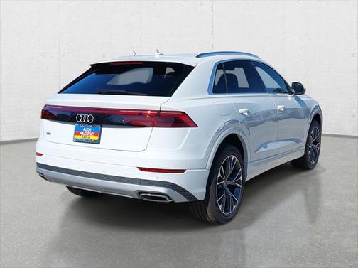 2025 Audi Q8 55 Premium